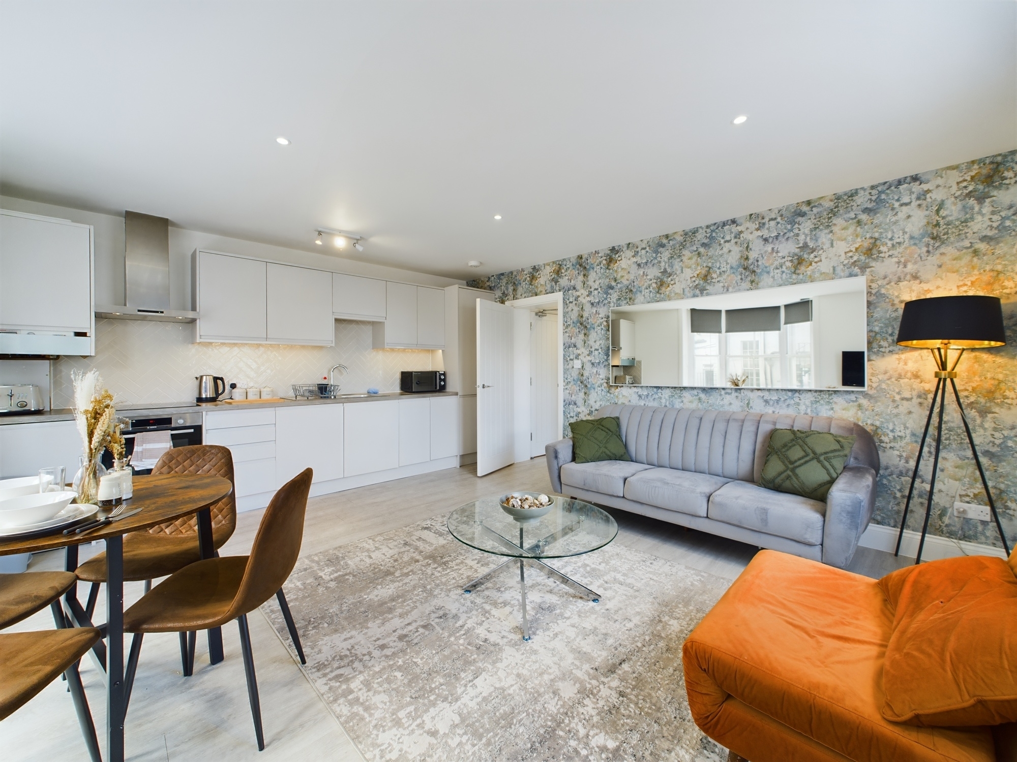 Peaceful Seafront Stay Stylish 2 Bed, Sleeps 6